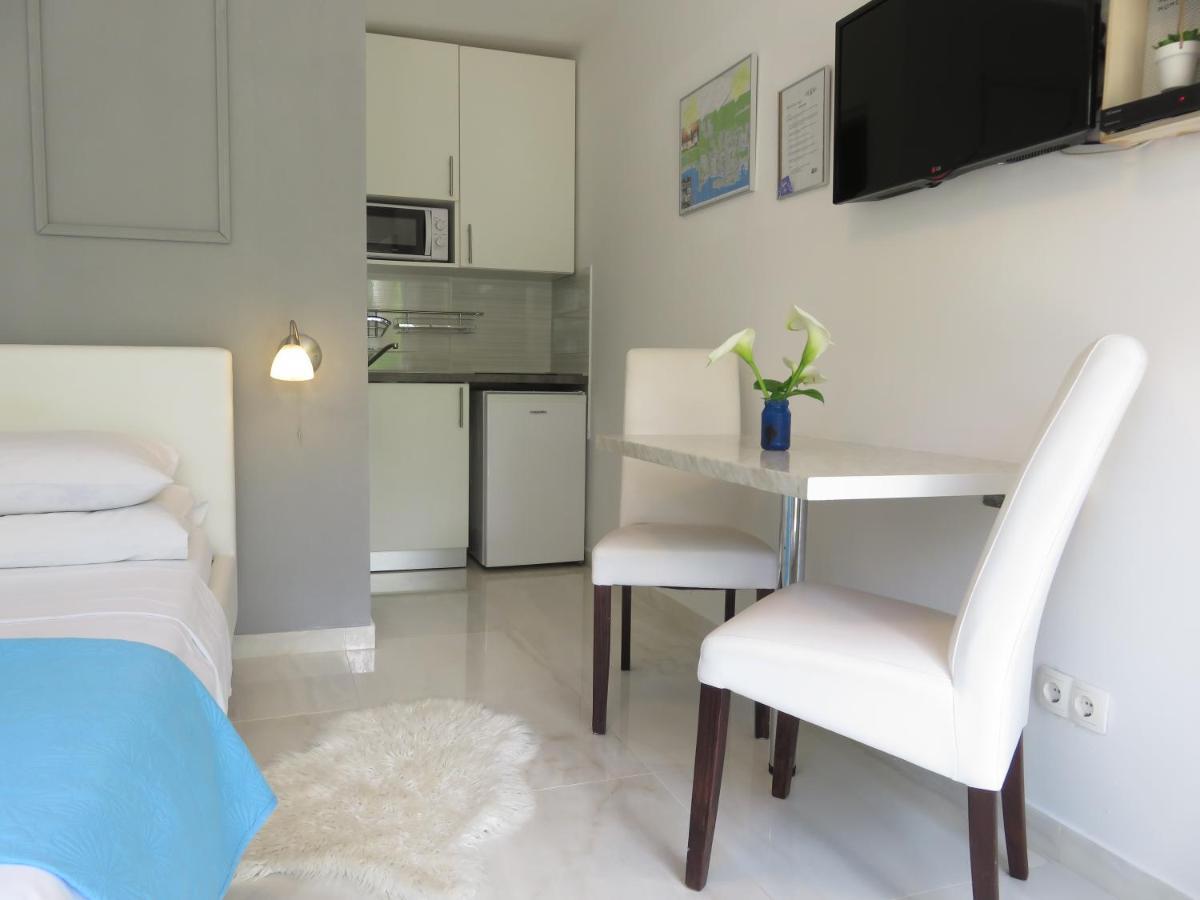 Angie Apartment