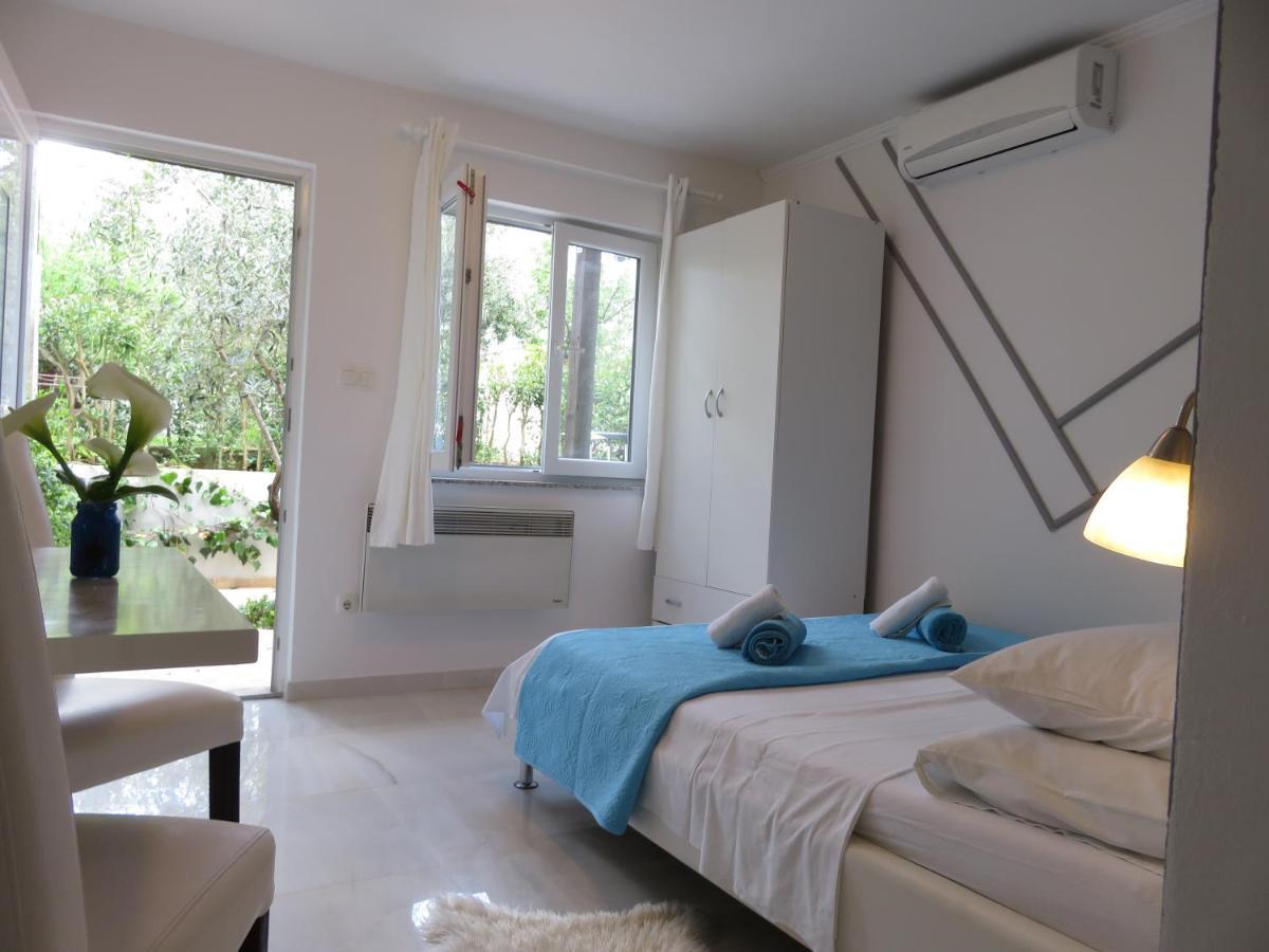 Angie Apartment *
