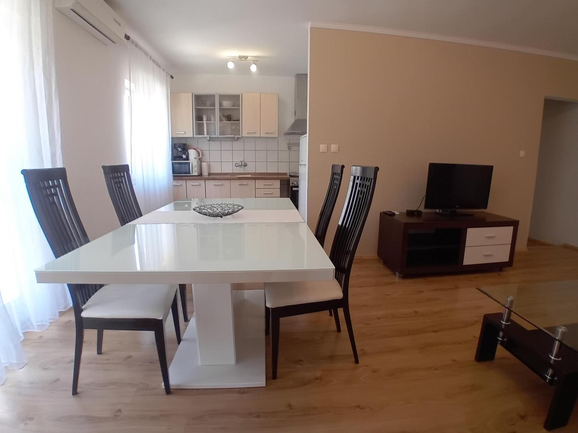 Angie Apartment *