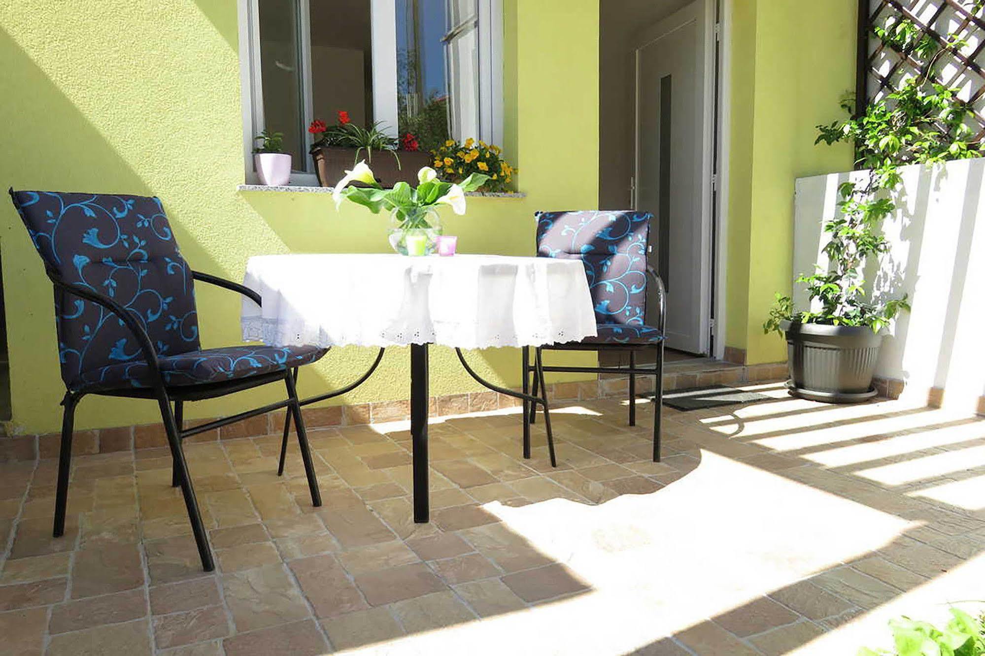 Angie Apartament *